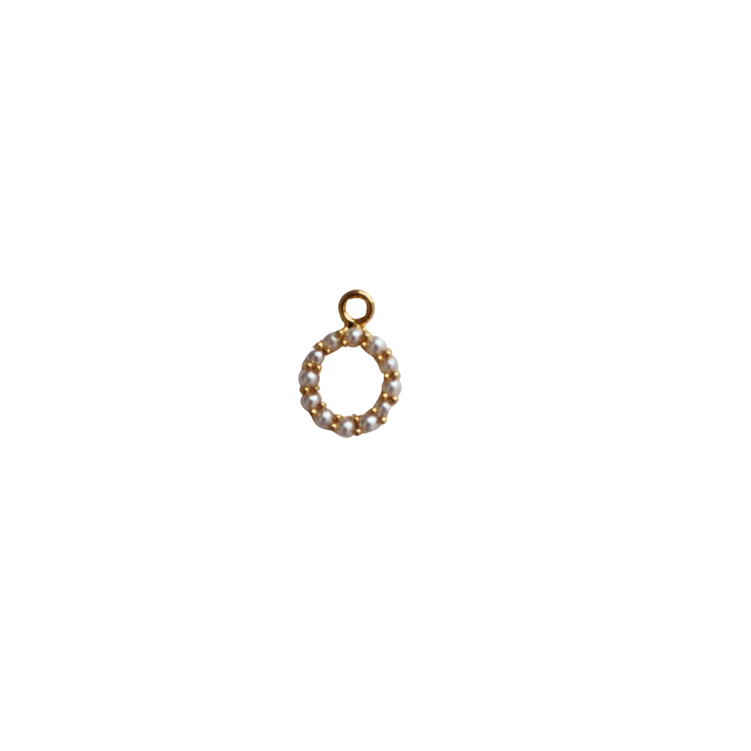 Small Gold Pearl O Letter